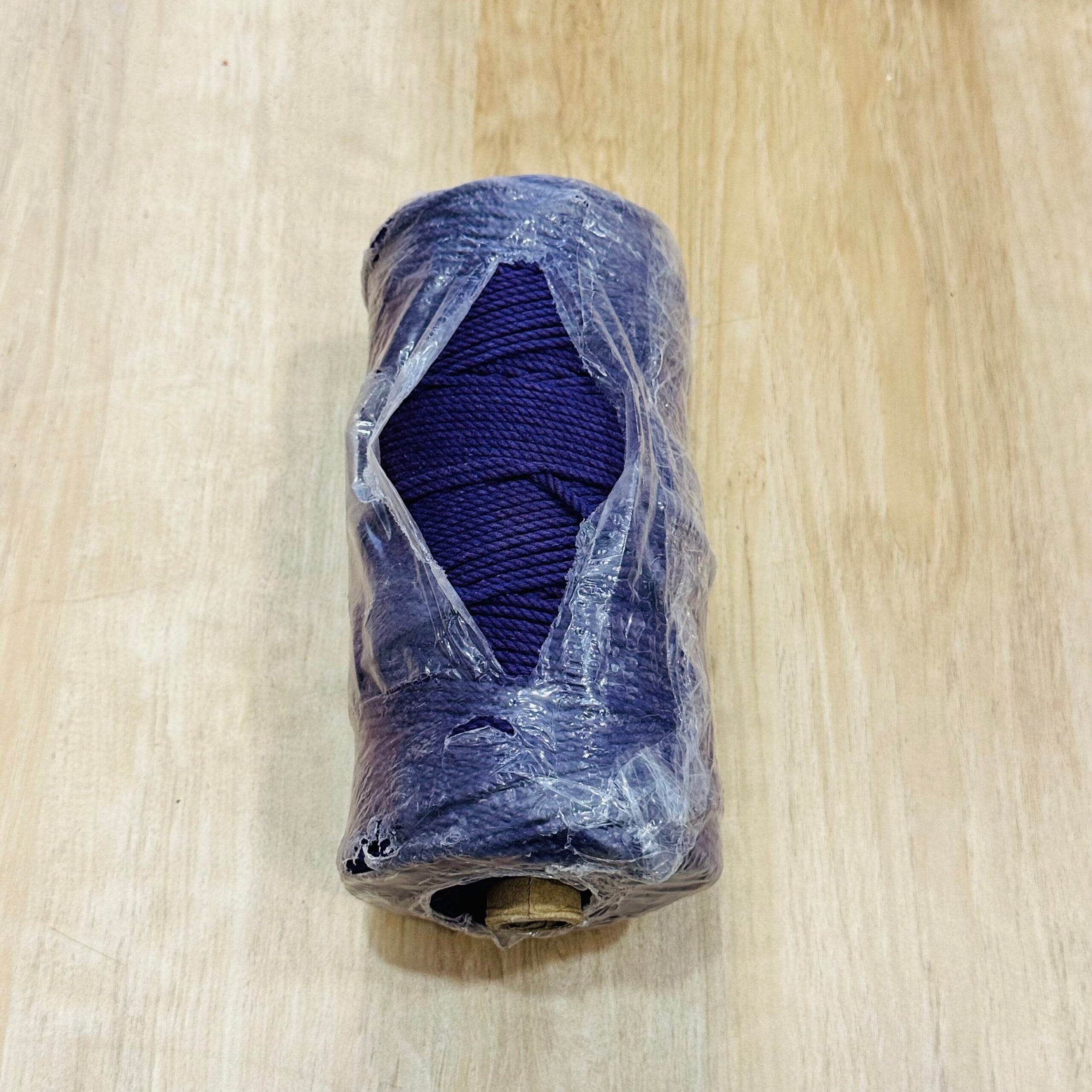 3 mm violet Macrame thread