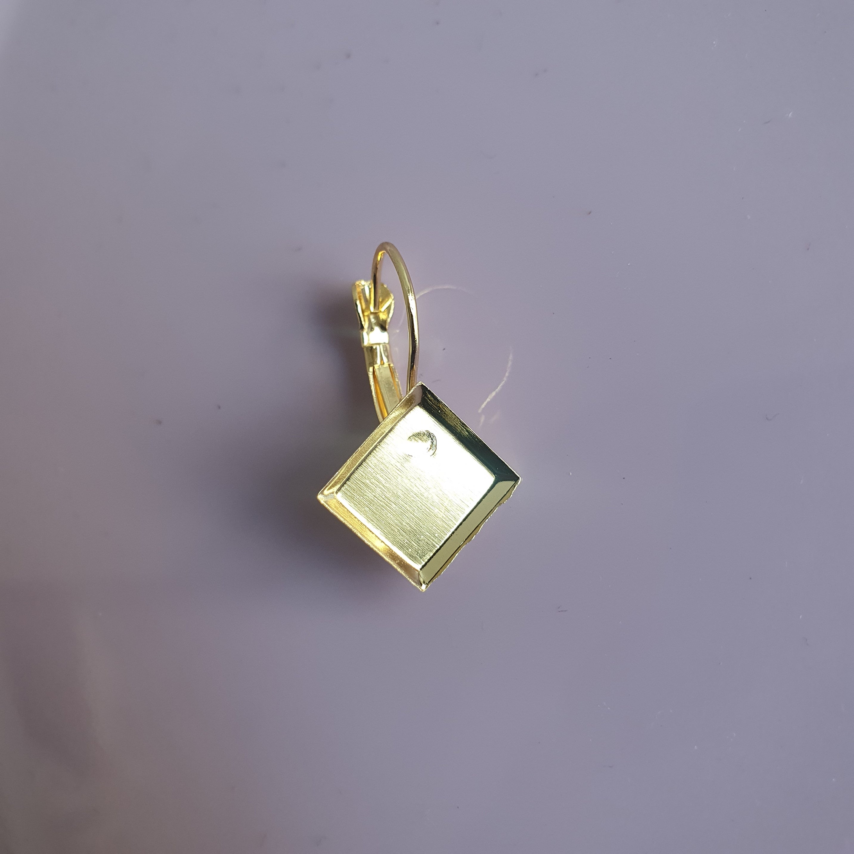 Earring clip golden