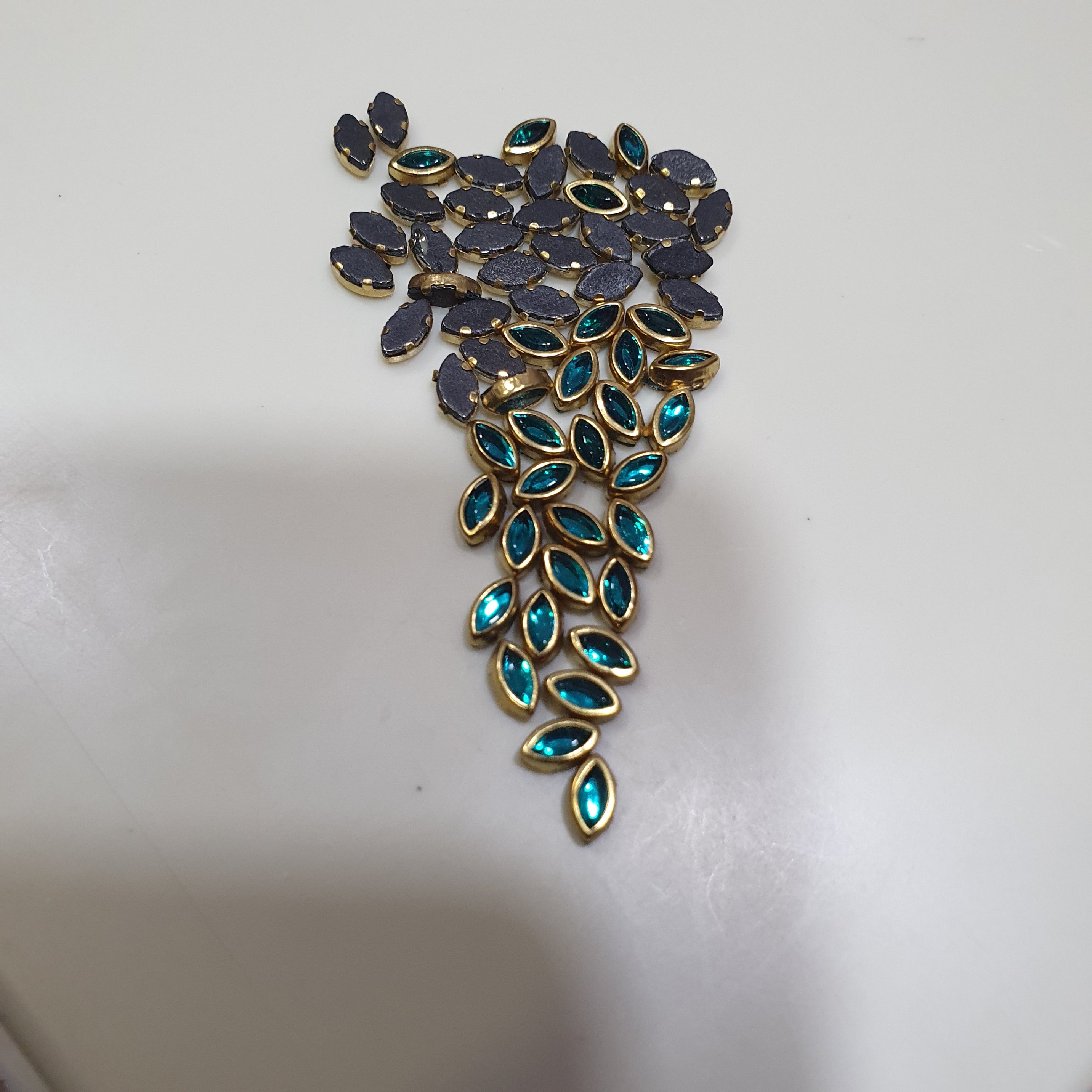 Small kundan stone