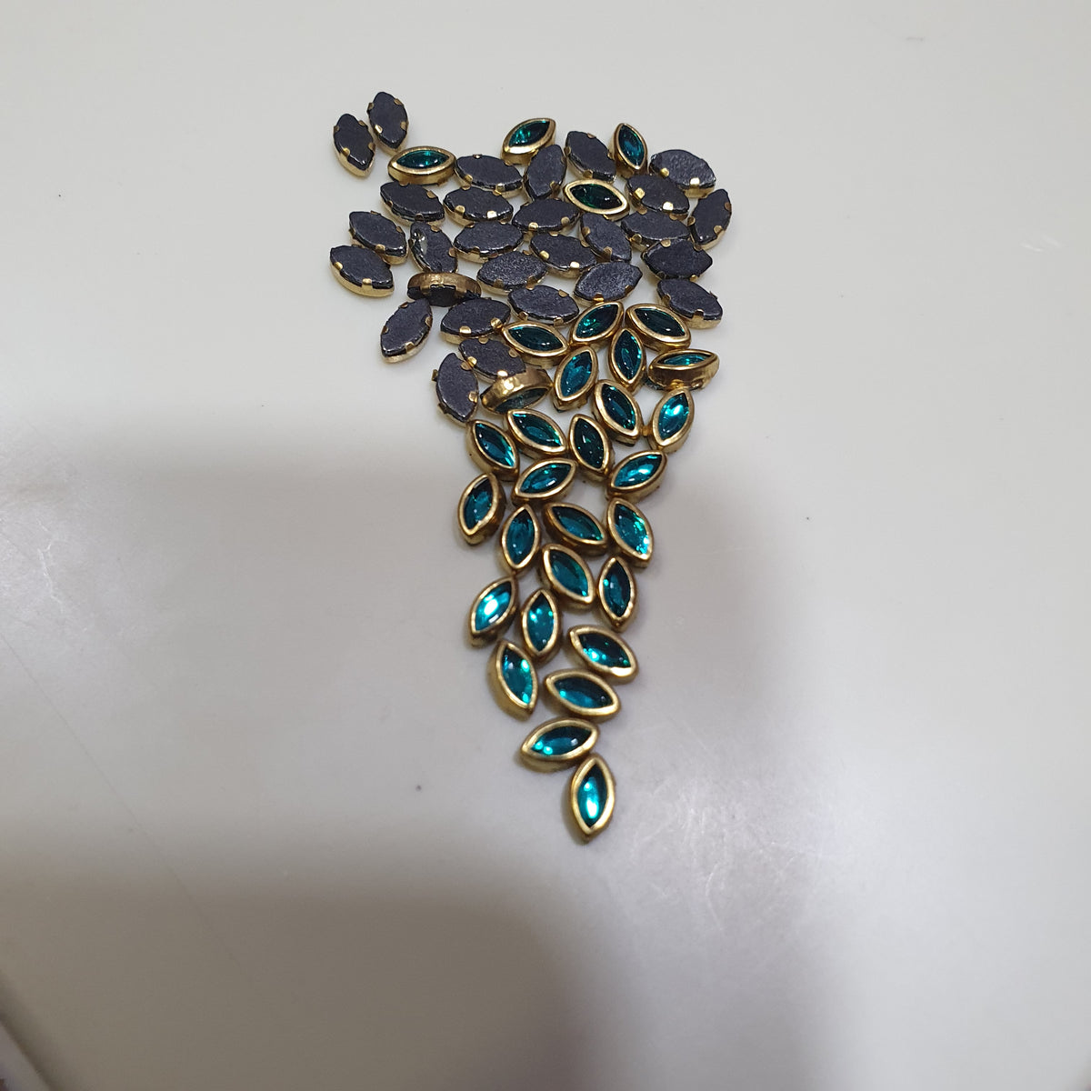 Small kundan stone