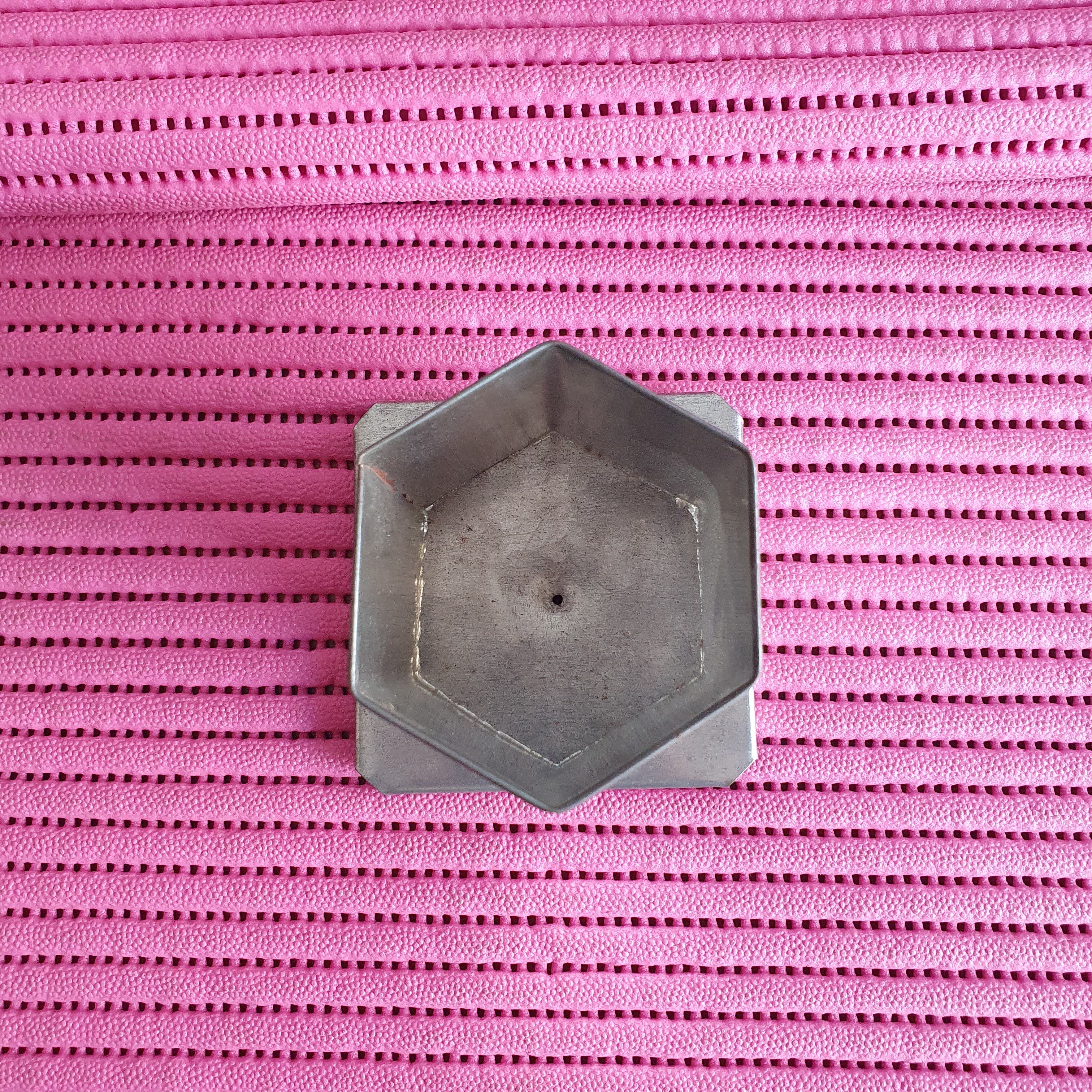 Hexagon pillar mould