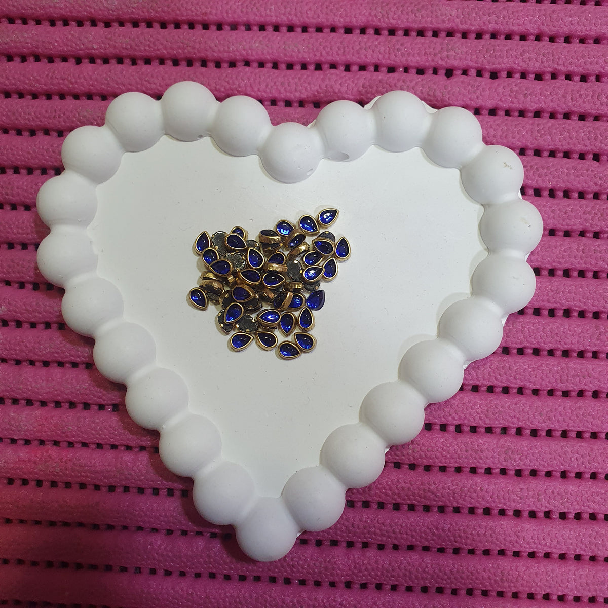 Teardrop-Shaped Kundan Stones