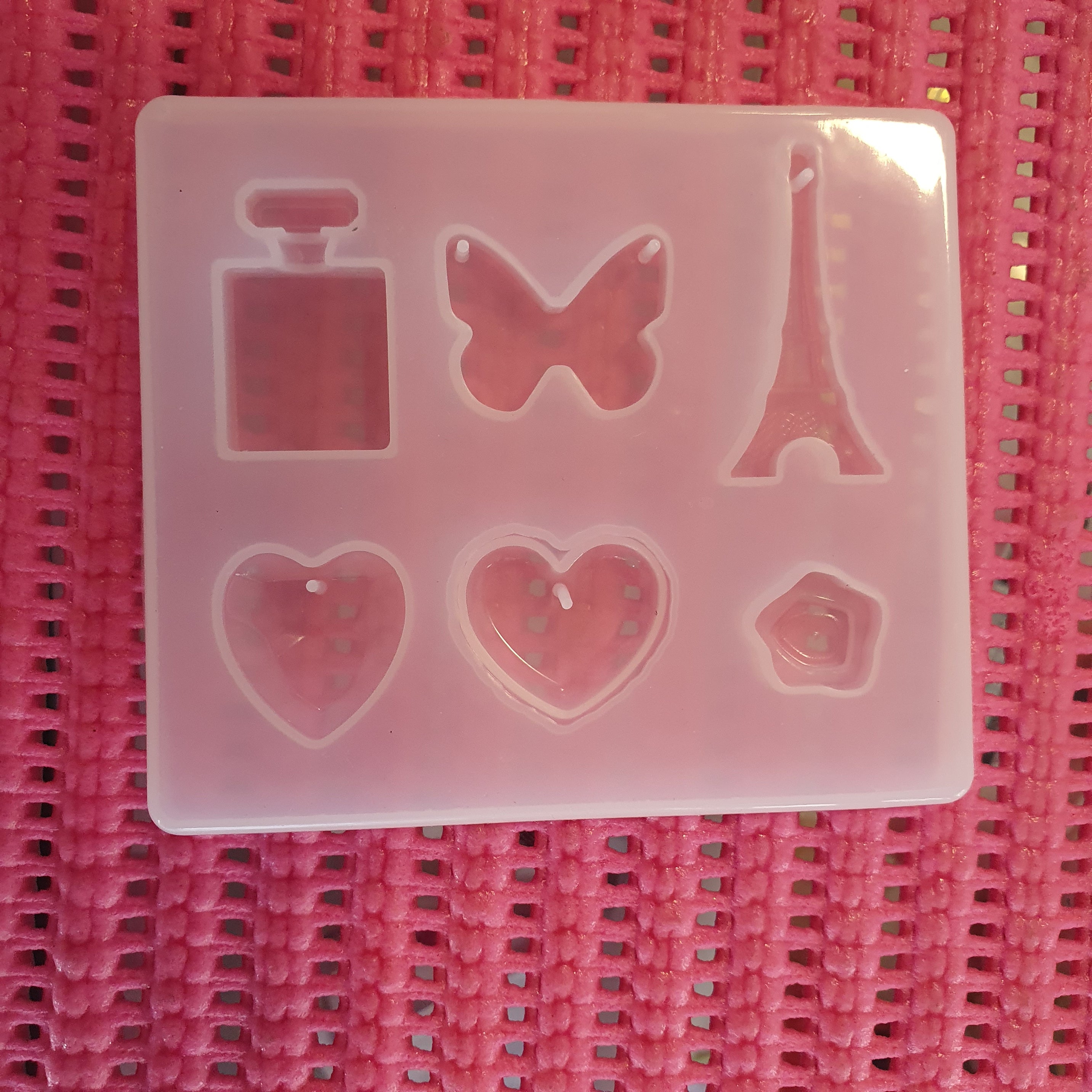 6 cavity jewellery & keychain mould