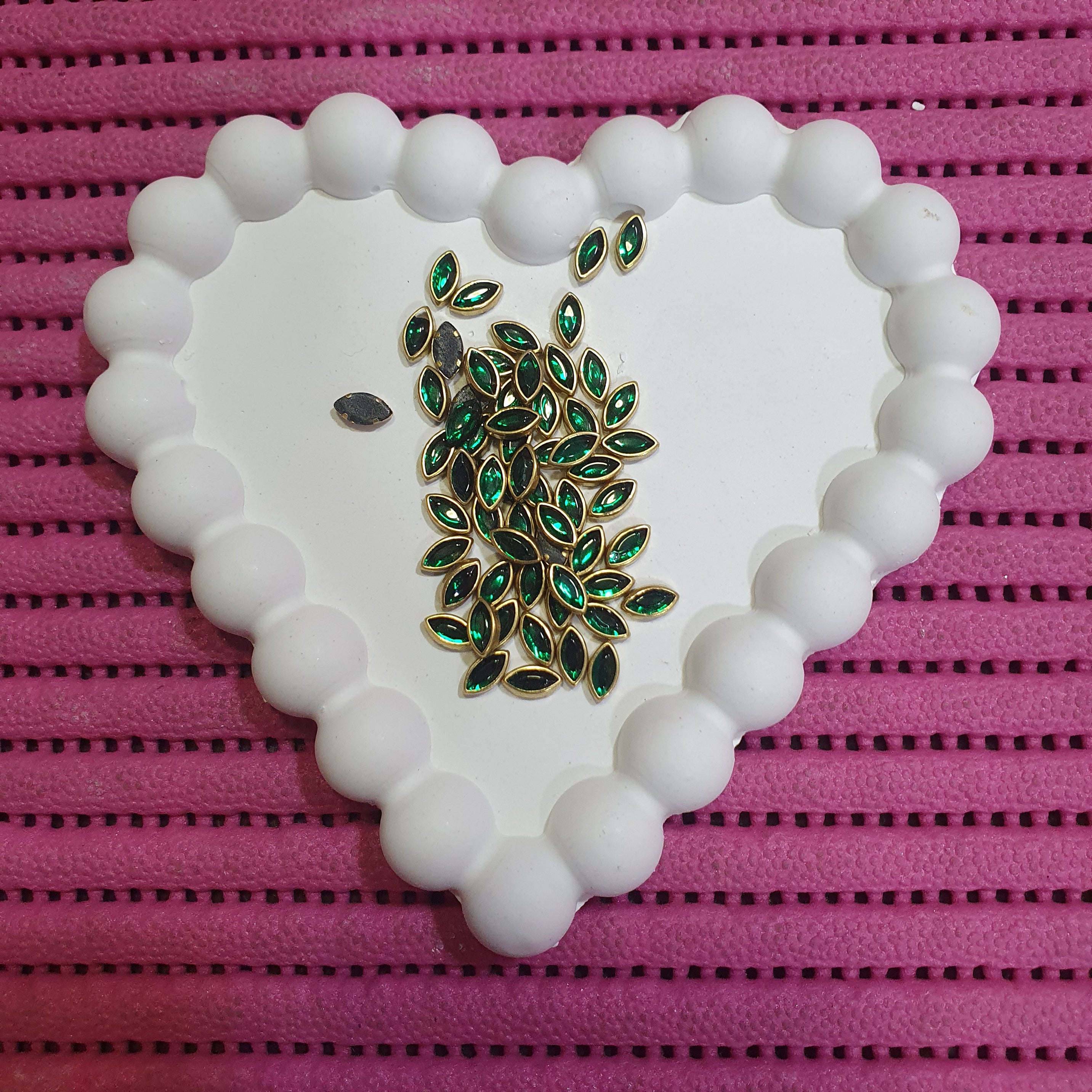 Small Leaf Kundan Stones