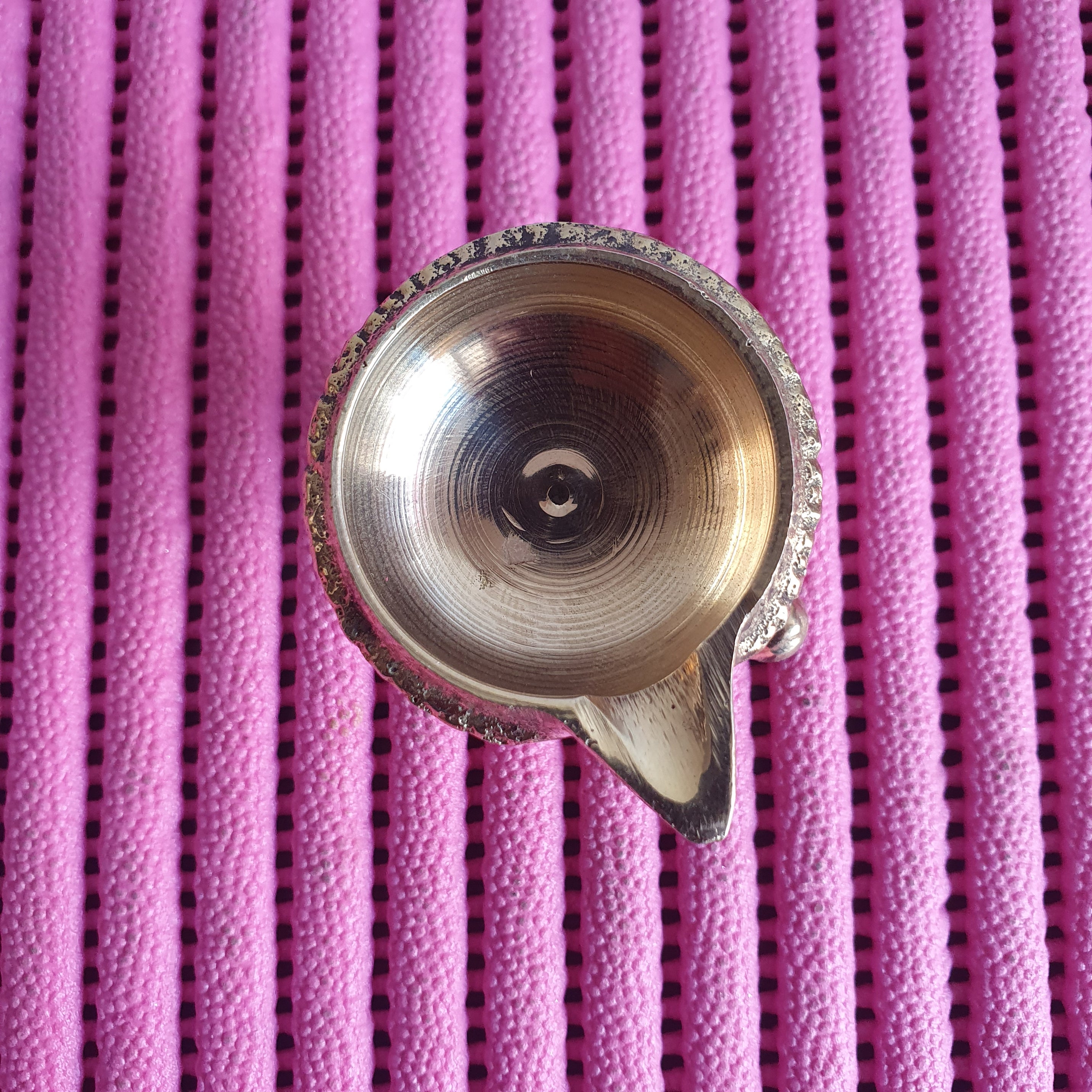 Metal diya