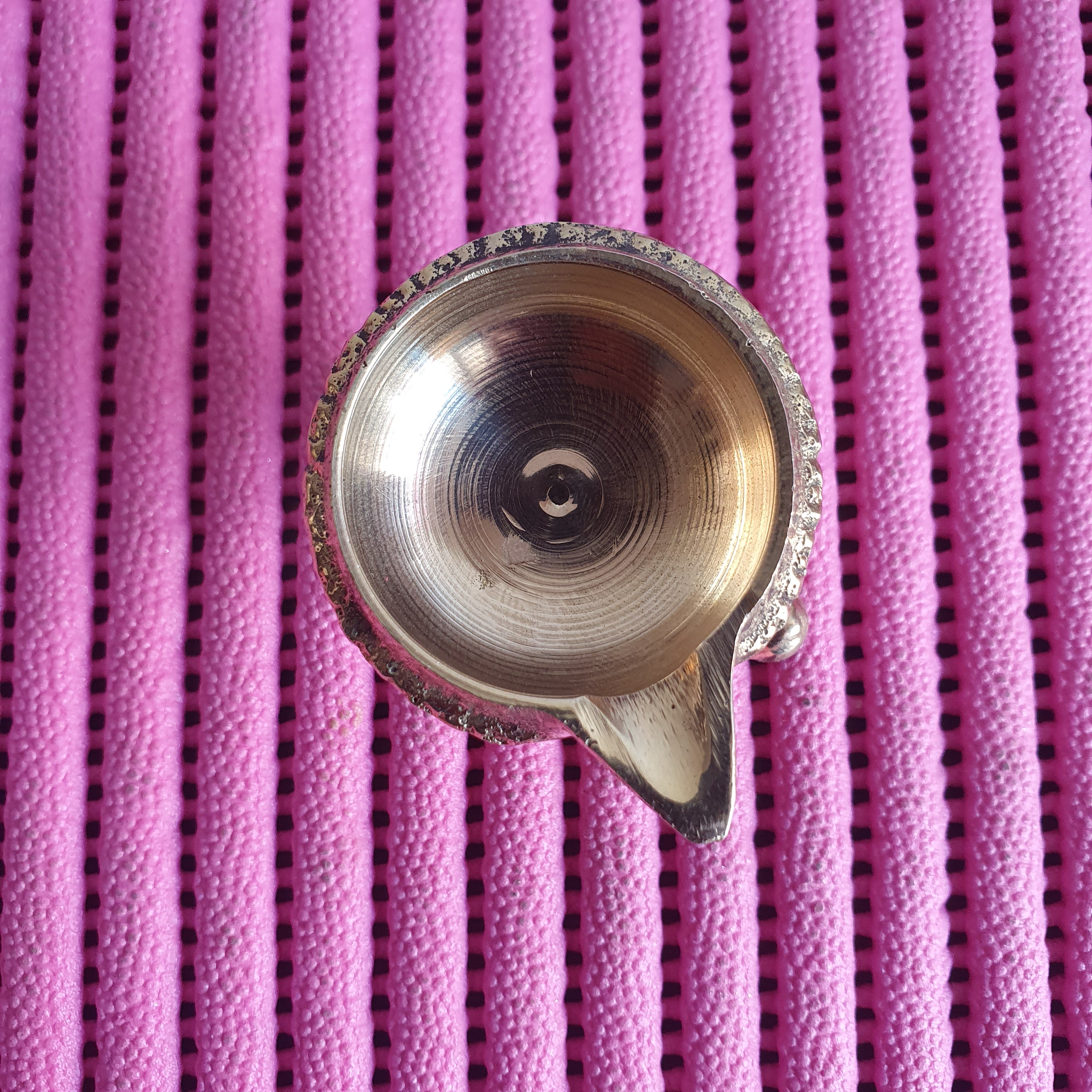 Metal diya