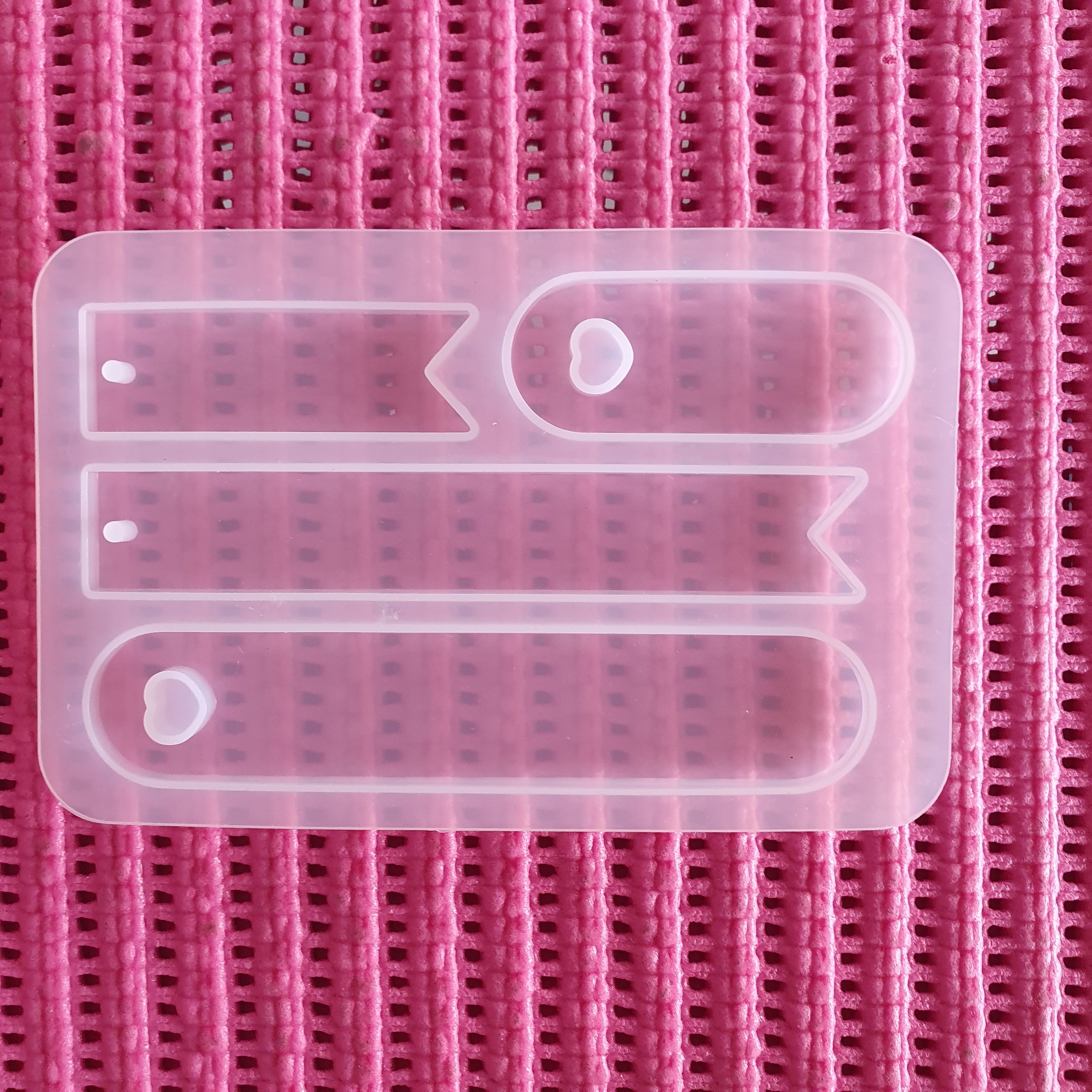 4 cavity bookmark mould