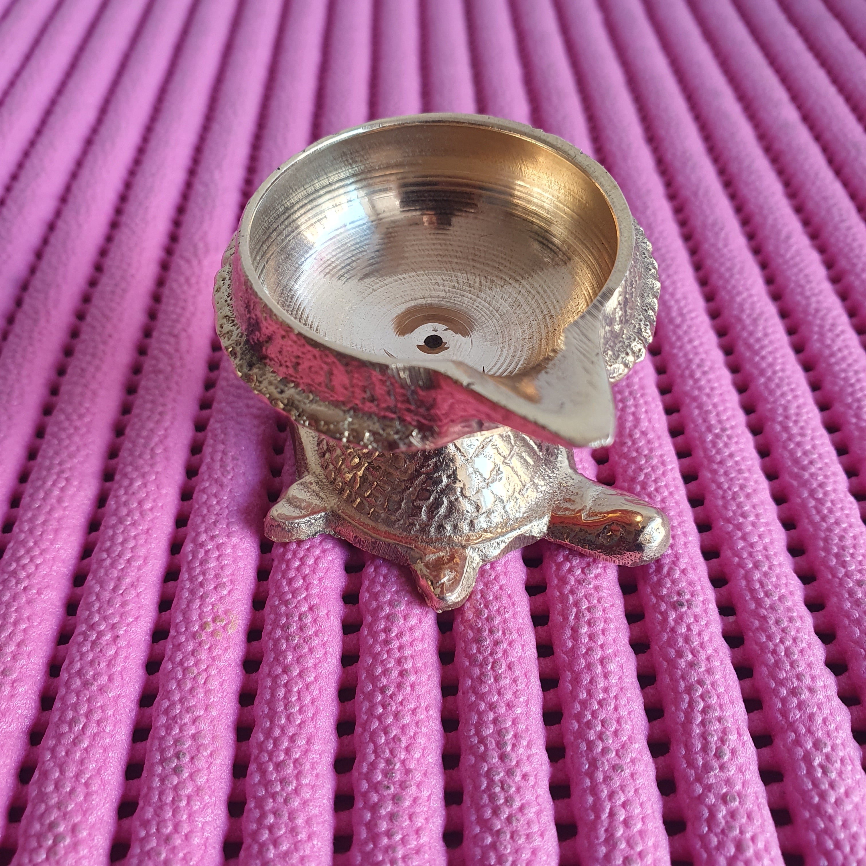 Metal diya