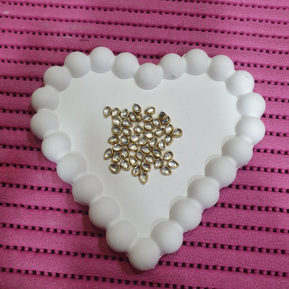 Teardrop-Shaped Kundan Stones