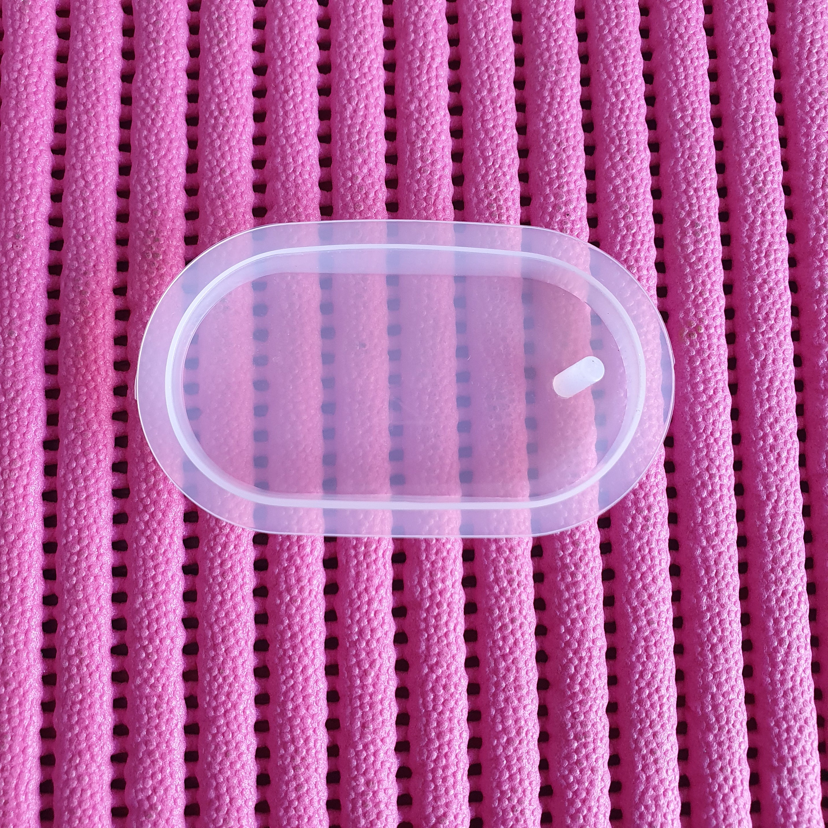 Oval pendant & keychain mould