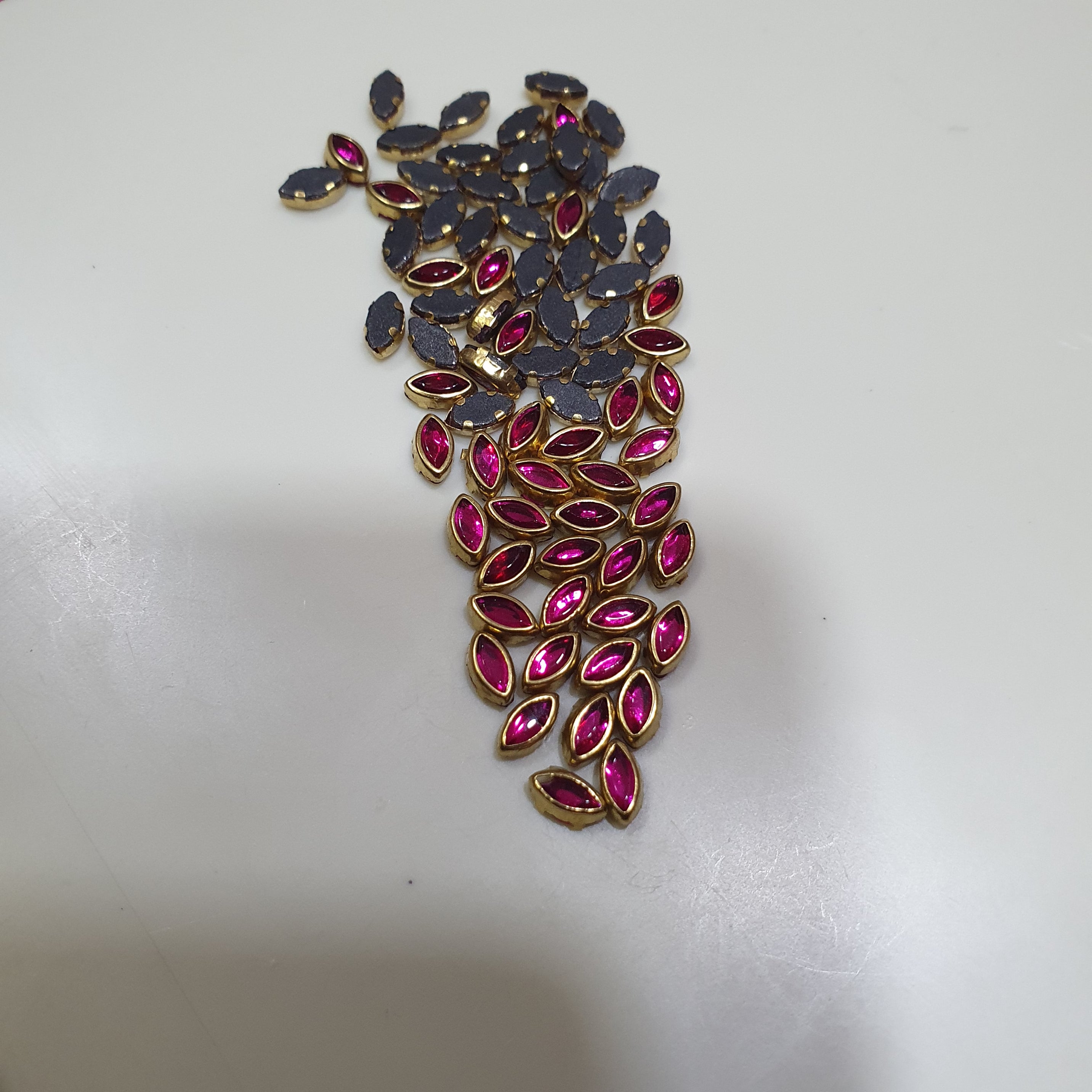 Small kundan stone