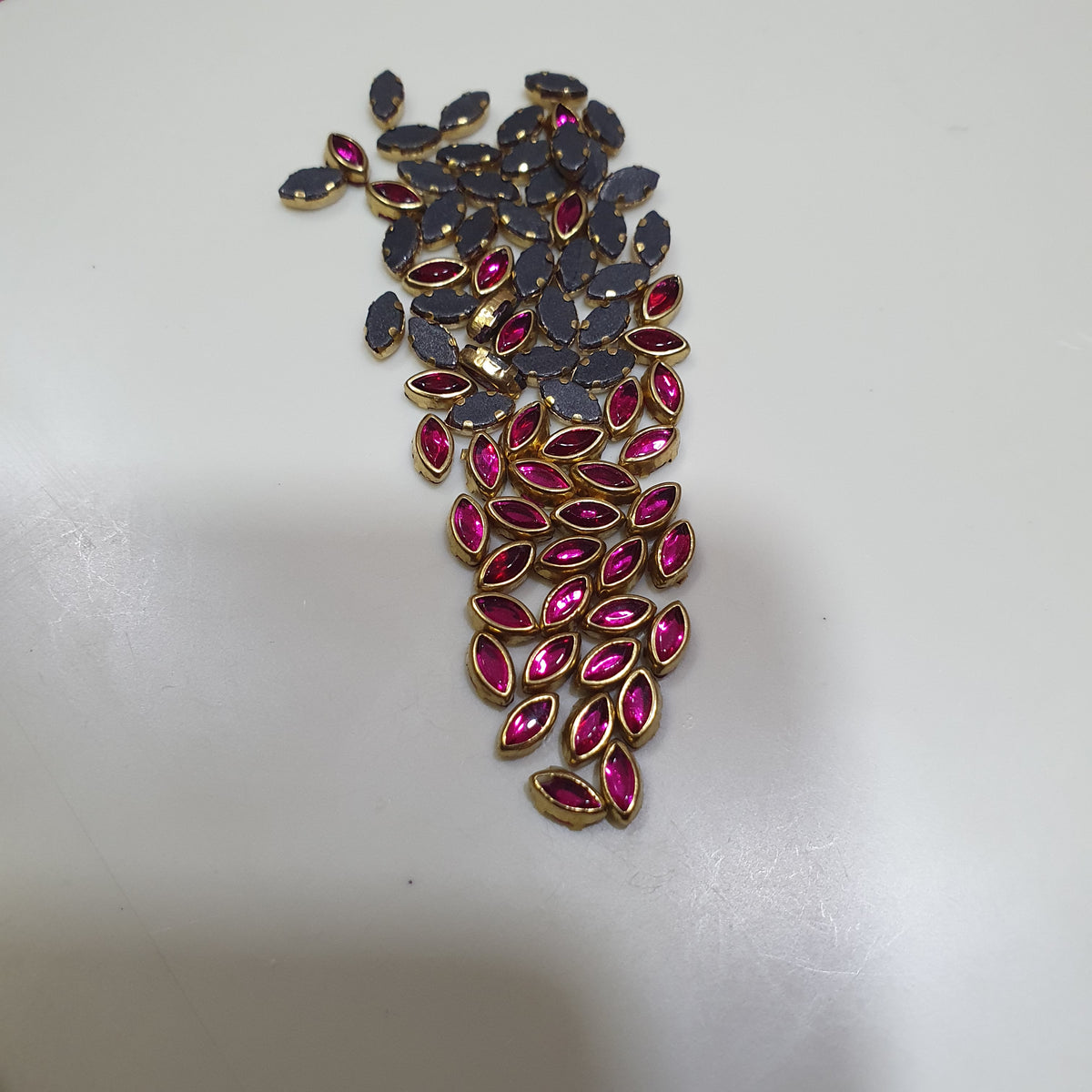 Small kundan stone