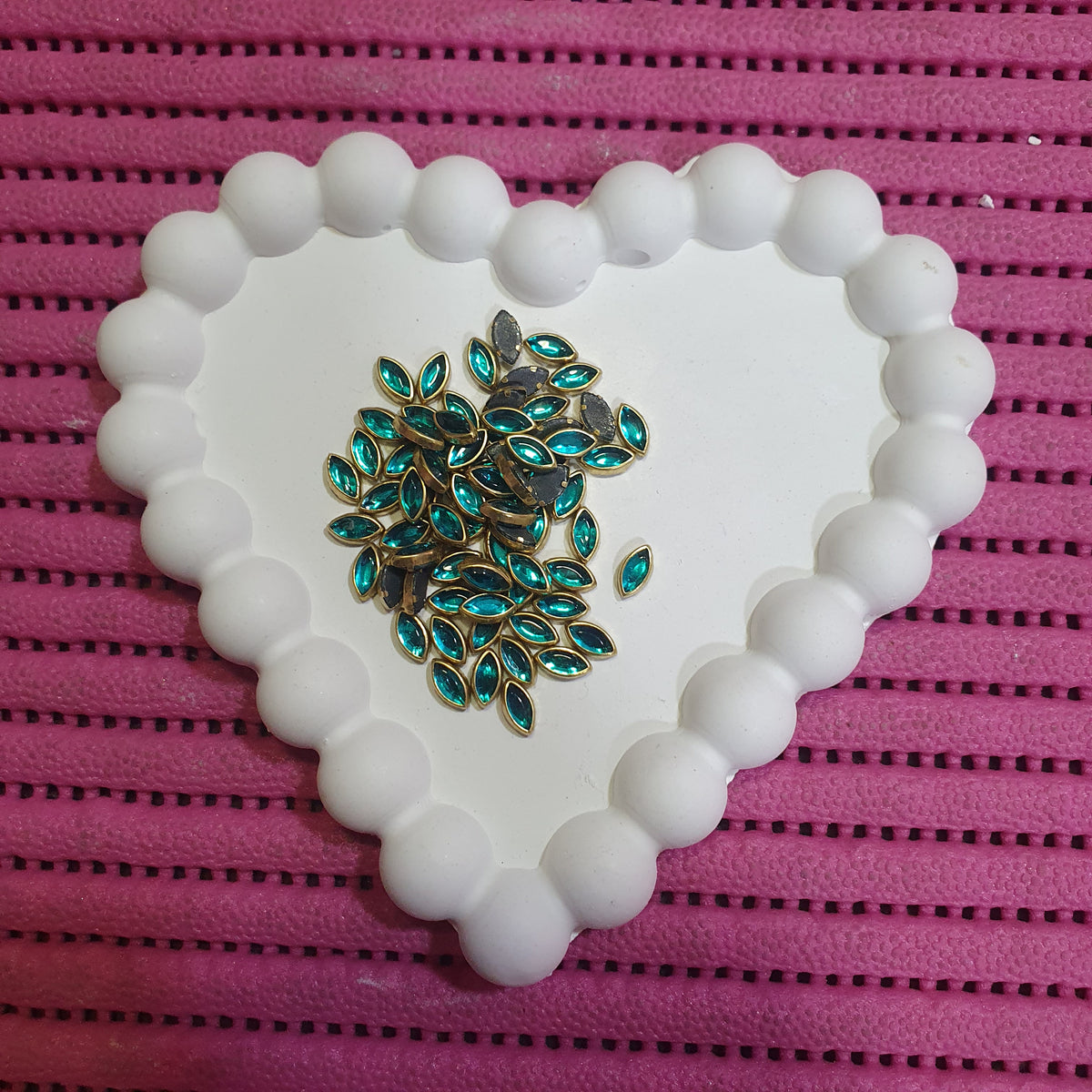 Small Leaf Kundan Stones
